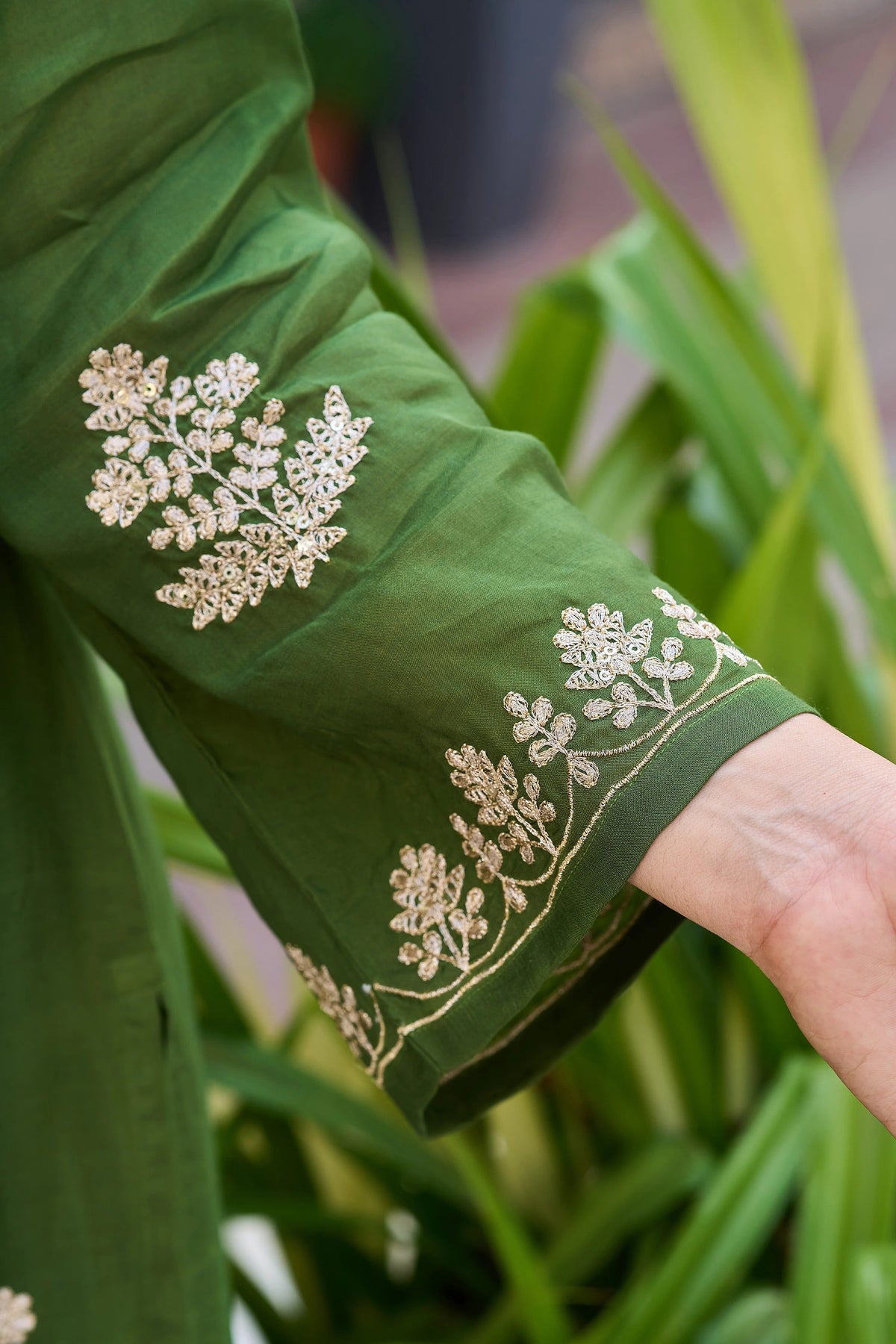 Viscose Chanderi Embroidered Suit Set ✨