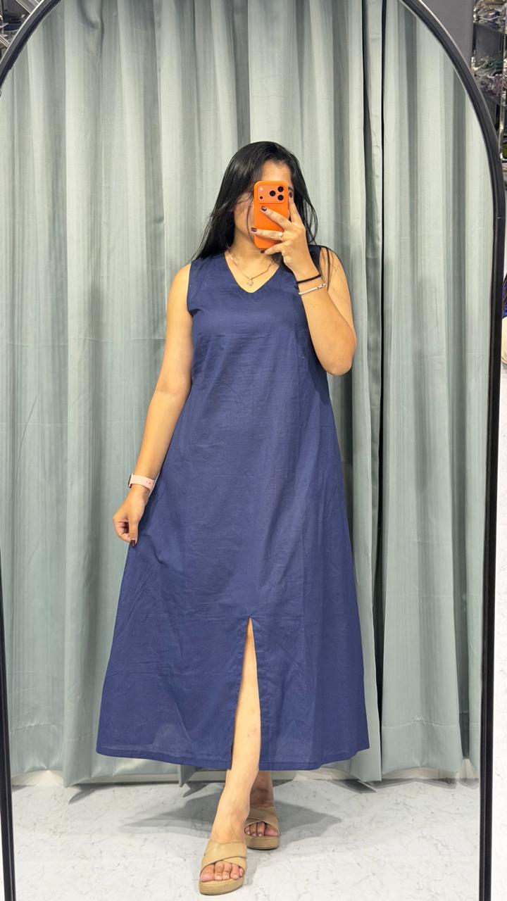 A sleek V-neck line MAXI DRESS BY THE MACHING CLUB