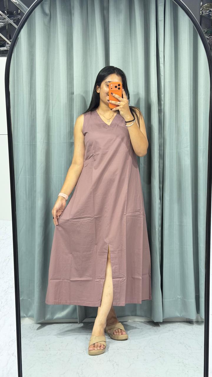 A sleek V-neck line MAXI DRESS BY THE MACHING CLUB